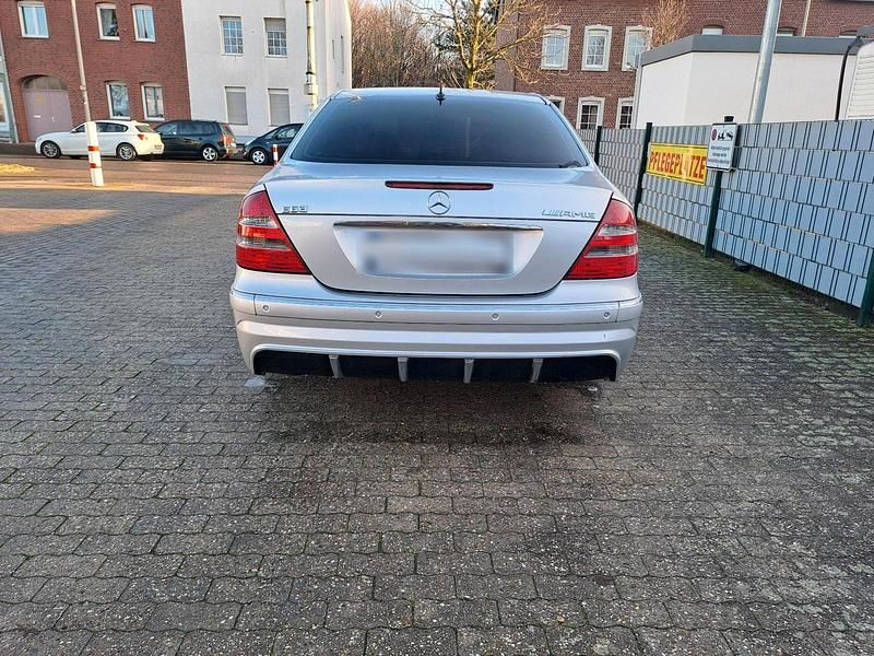 Gebraucht Mercedes E320 224 PS (164 kW) 2003 Silber Limousine