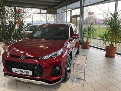 Rot Neu 2025 Suzuki Across Comfort+ SUV | 49.980 € - Bild 1/4