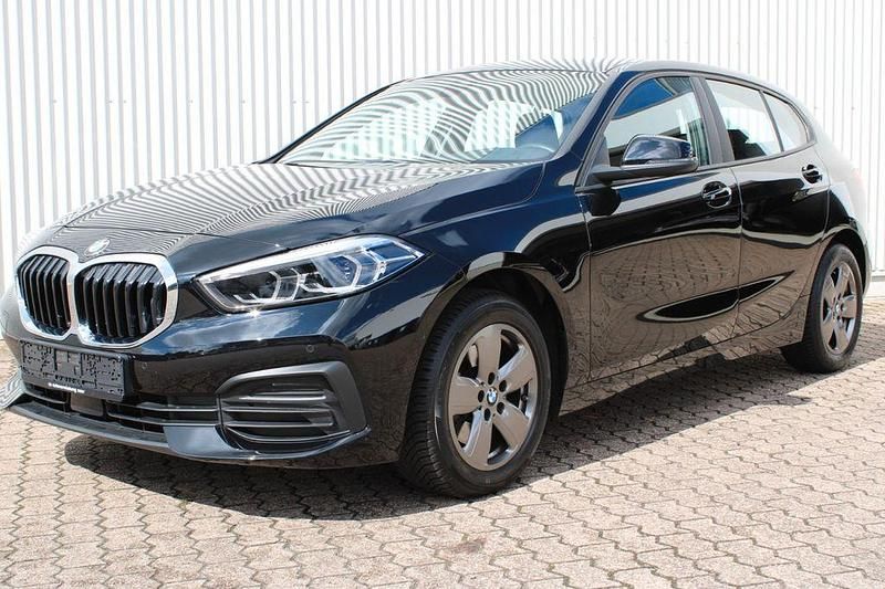 Schwarz Gebraucht 2023 BMW 118 Advantage Kleinwagen | 20.999 € (Fairer Preis) - Bild 1/4