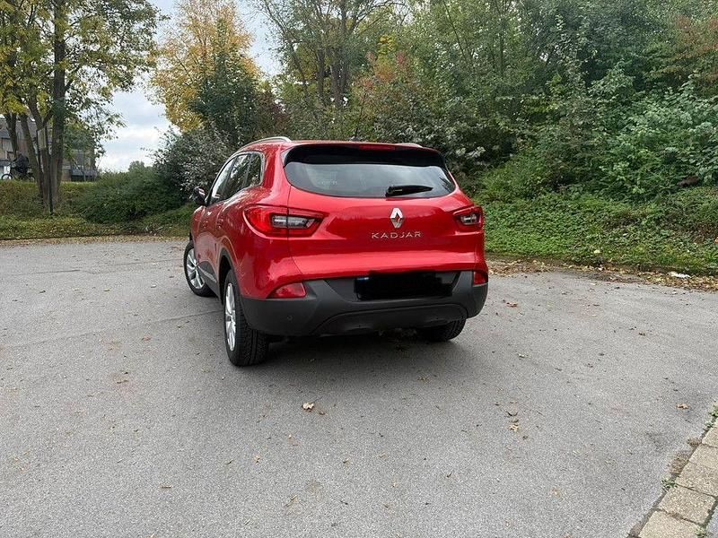 Gebraucht Renault Kadjar LIMITED 131 PS (96 kW) 2019 Rot SUV