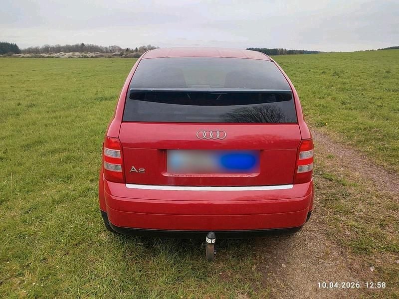Second-hand Audi A2 S-Line 110 CP (80 kW) 2003 Roșu Hatchback