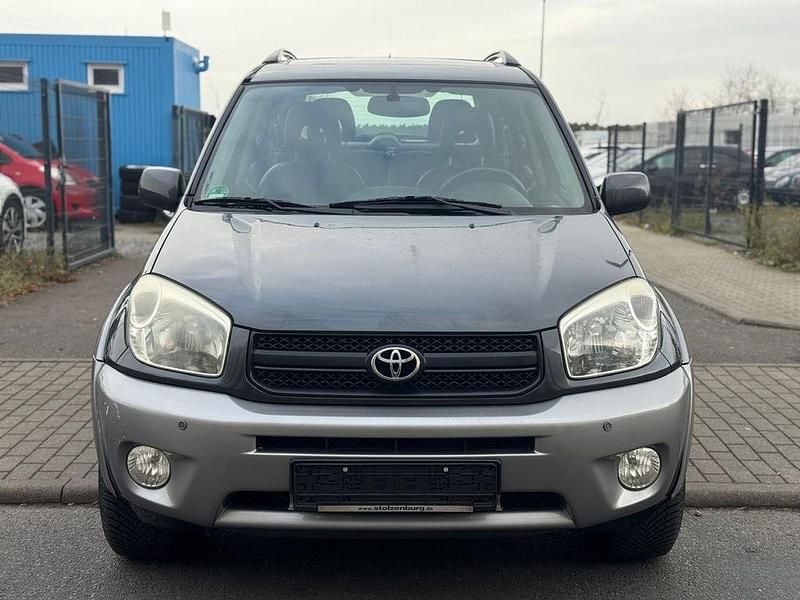 Grau Gebraucht 2005 Toyota RAV4 Executive SUV | 7.990 € (Fairer Preis) - Bild 1/4