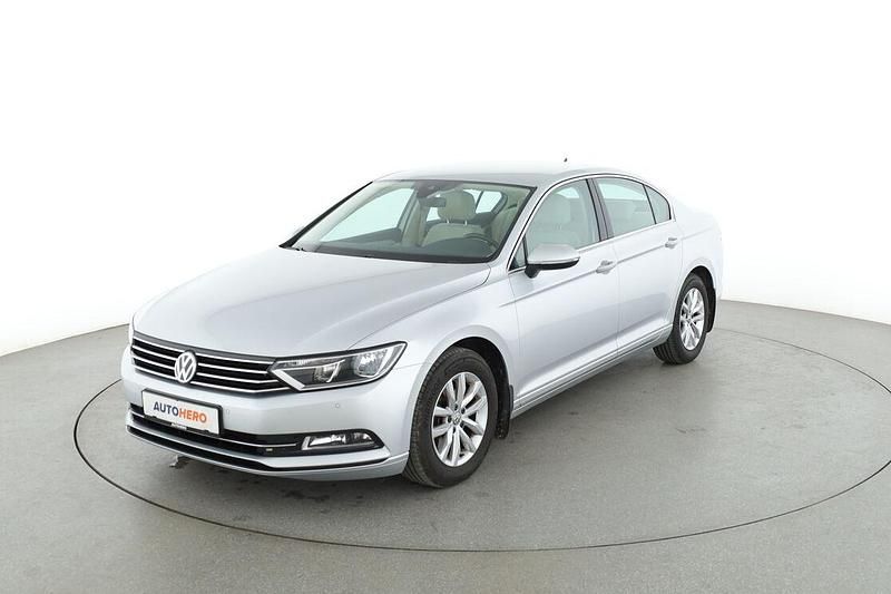 Silber Gebraucht 2018 VW Passat Comfortline Limousine | 16.310 € (Fairer Preis) - Bild 1/3