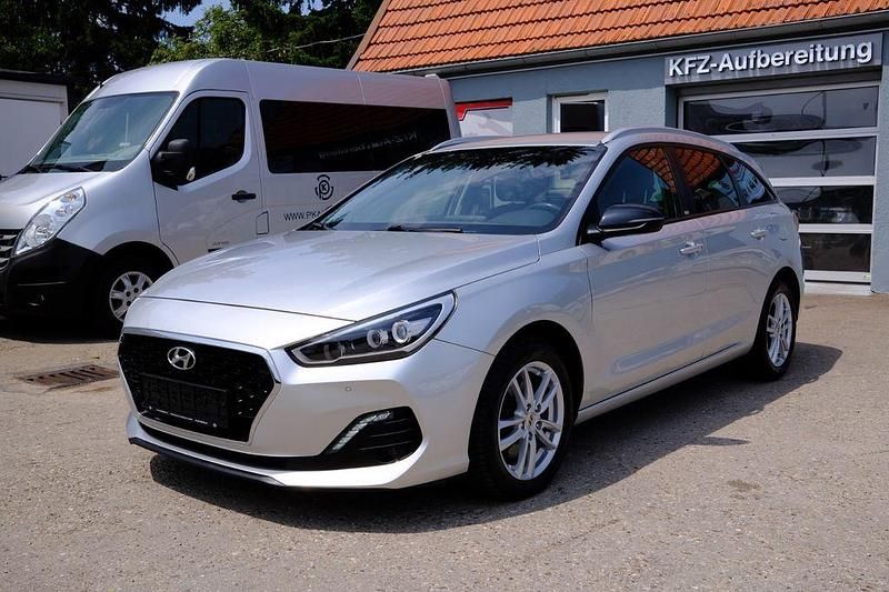 Silber Gebraucht 2019 Hyundai i30 Turbo Kombi | 8.900 € (Fairer Preis) - Bild 1/4