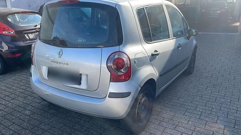 Silber Gebraucht 2006 Renault Modus Van / Kleinbus | 1.850 € (Guter Preis) - Bild 1/4
