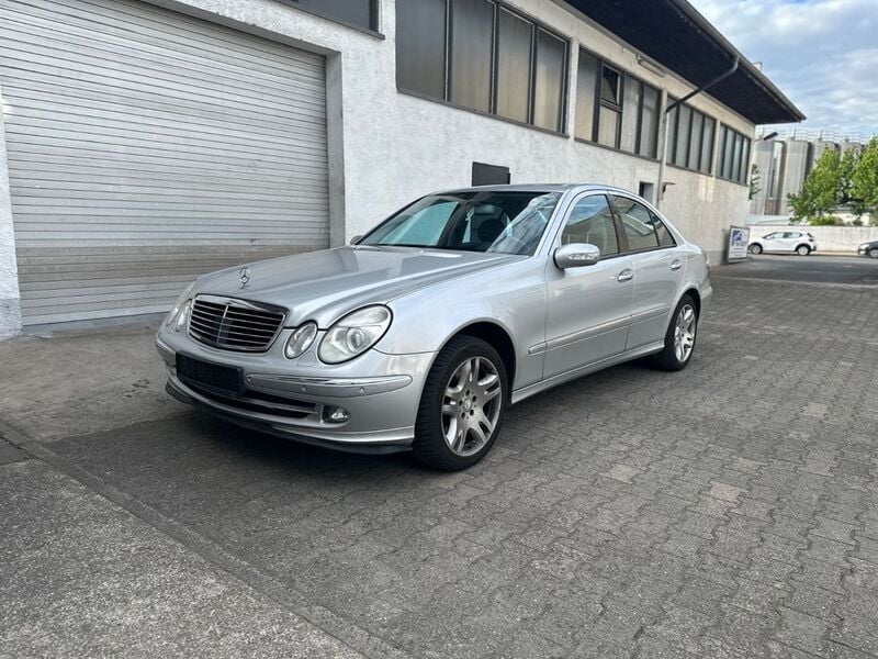 Silber Gebraucht 2006 Mercedes E50 AMG AMG Limousine | 10.990 € (Superpreis) - Bild 1/4