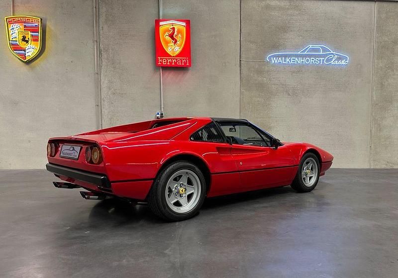 Gebraucht Ferrari 308 224 PS (164 kW) 1980 Rot Cabrio