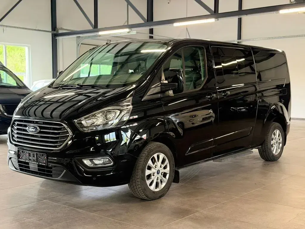 Gebraucht Ford Tourneo Titanium 131 PS (96 kW) 2019 Grau Van / Kleinbus