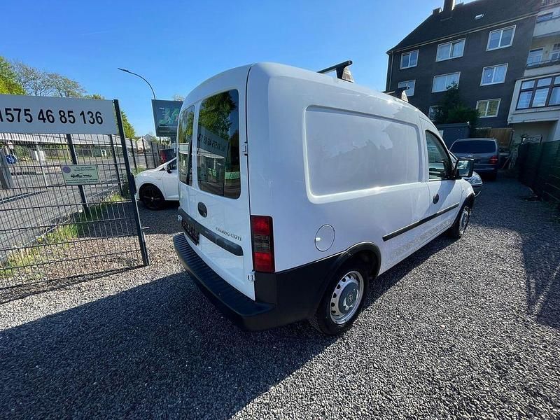 Second-hand Opel Combo 75 CP (55 kW) 2008 Alb Monovolum