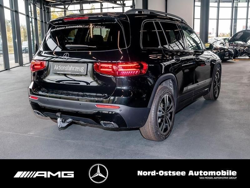 Gebraucht Mercedes GLB200 Progressive 150 PS (110 kW) 2024 Metalliclack kosmosschwarz SUV