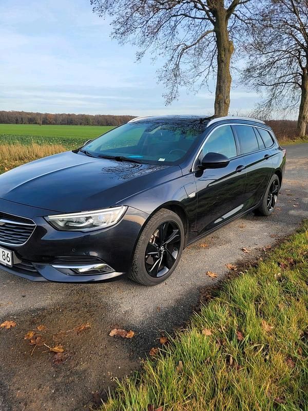 Blau Gebraucht 2018 Opel Insignia Kombi | 8.699 € (Guter Preis) - Bild 1/4