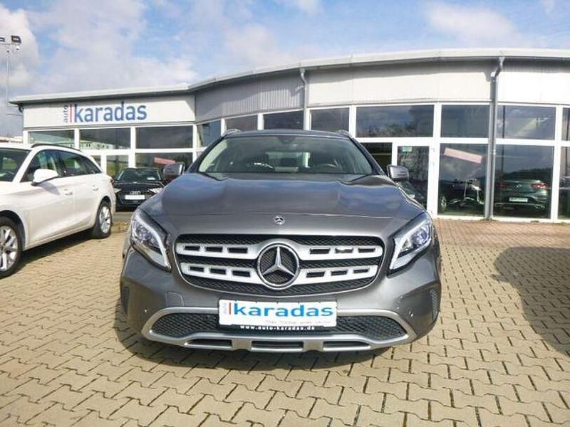Gebraucht Mercedes GLA200 156 PS (114 kW) 2017 Grau SUV