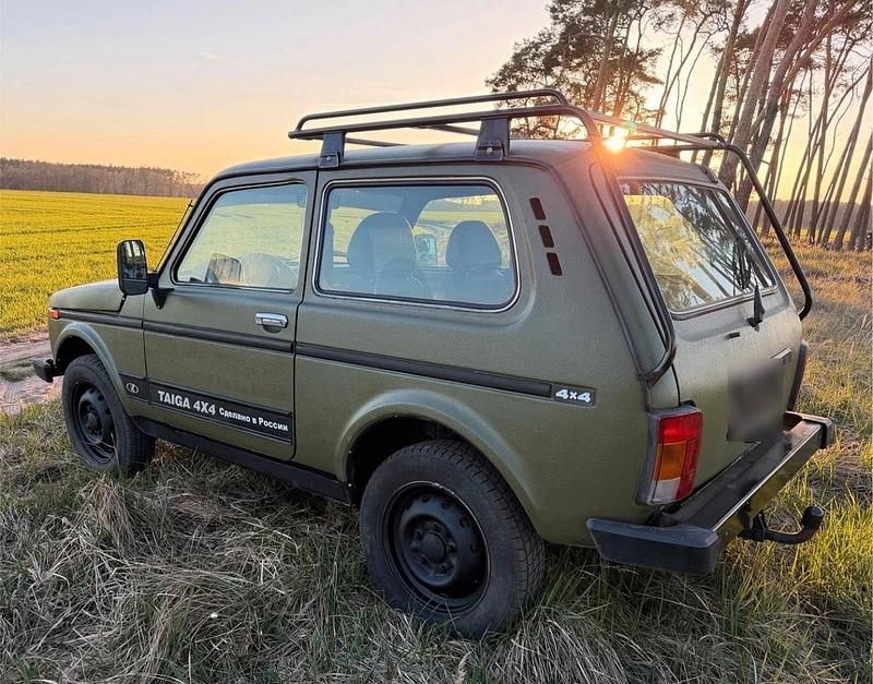 Second-hand Lada niva 86 CP (63 kW) 2002 Verde SUV