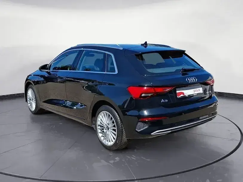 Gebraucht Audi A3 Advanced 116 PS (85 kW) 2022 Schwarz Limousine