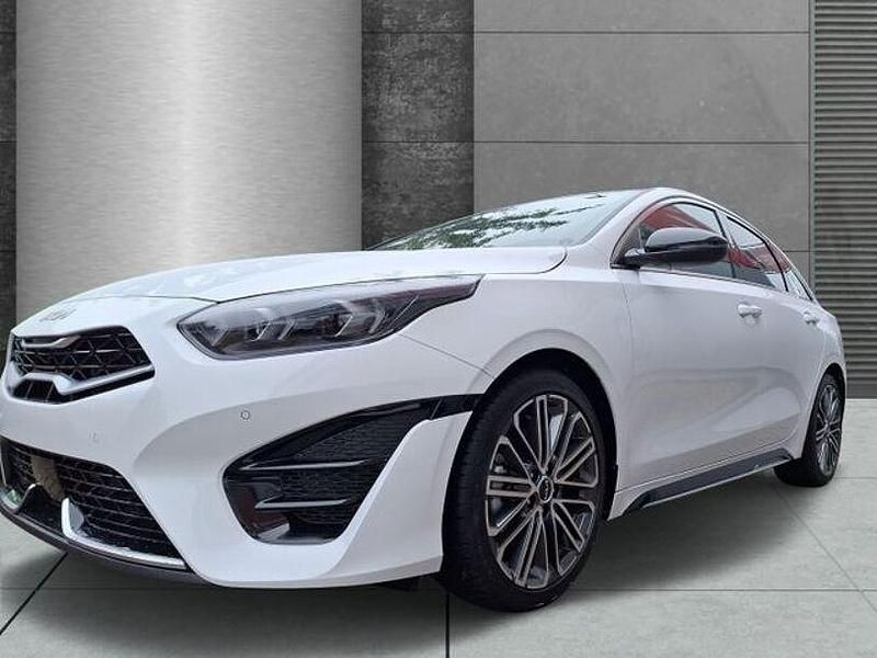 Gebraucht Kia ProCeed GT-Line 140 PS (102 kW) 2024 (hw2) deluxe white m Kleinwagen