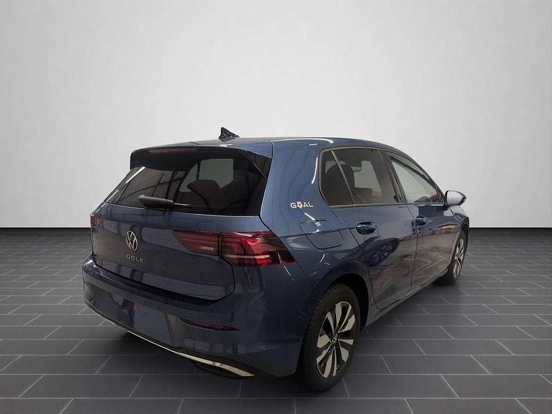 Gebraucht VW Golf VIII Goal 116 PS (85 kW) 2025 Anemonenblau metallic (metallic) Limousine