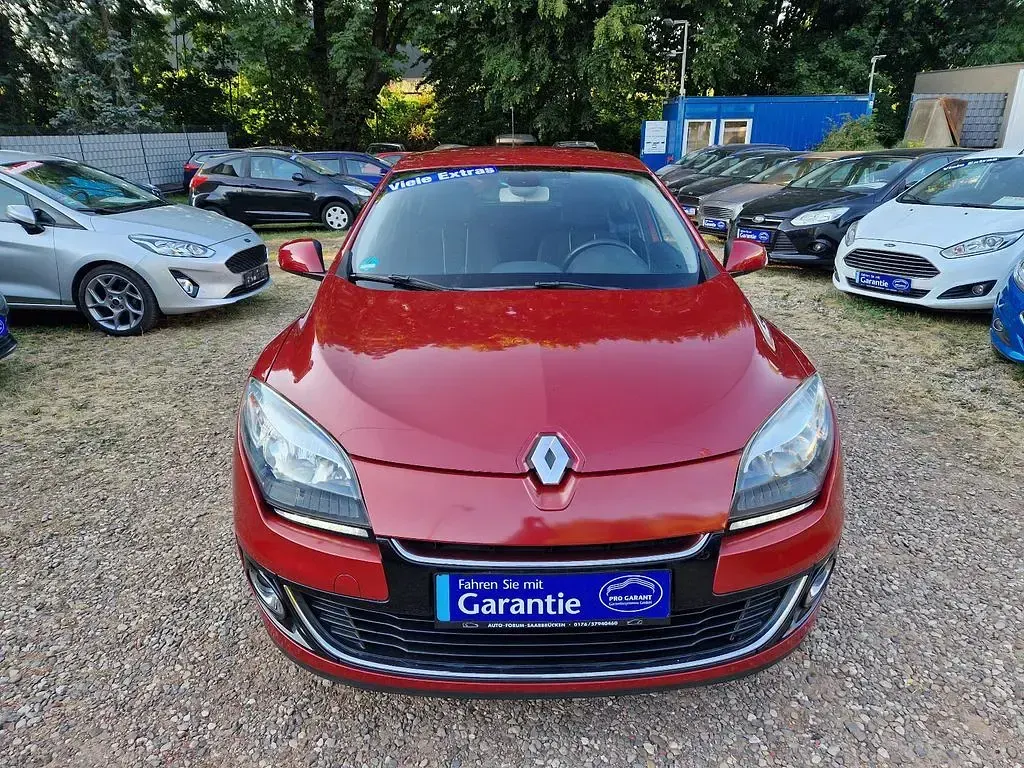 Gebraucht Renault Mégane III 116 PS (85 kW) 2013 Rot Limousine