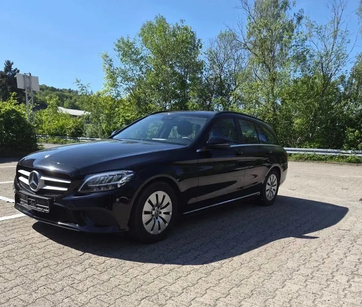 Gebraucht Mercedes C220 194 PS (142 kW) 2018 Schwarz Kombi