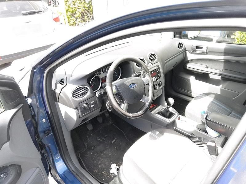 Second-hand Ford Focus 90 CP (66 kW) 2008 Albastru Break