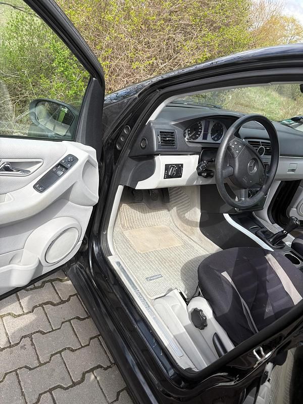 Gebraucht Mercedes B170 116 PS (85 kW) 2006 Schwarz Van / Kleinbus