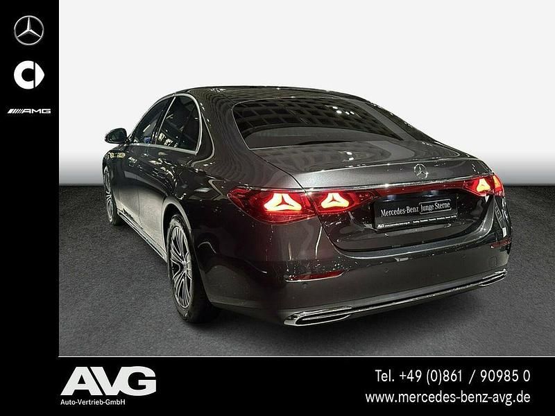 Gebraucht Mercedes E200 Premium 204 PS (150 kW) 2024 Grau Limousine