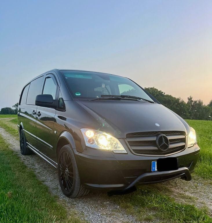 Schwarz Gebraucht 2014 Mercedes Vito Edition Van / Kleinbus | 22.222 € (Fairer Preis) - Bild 1/4