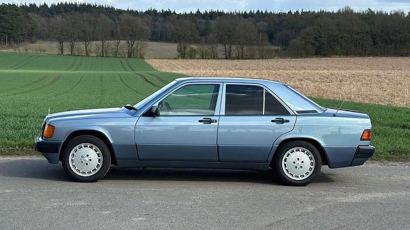 Gebraucht Mercedes 190 94 PS (69 kW) 1989 Blau Limousine