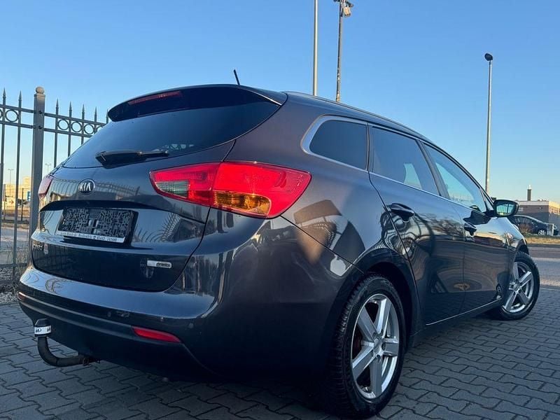 Gebraucht Kia Ceed Sportswagon 128 PS (94 kW) 2014 Schwarz Kombi