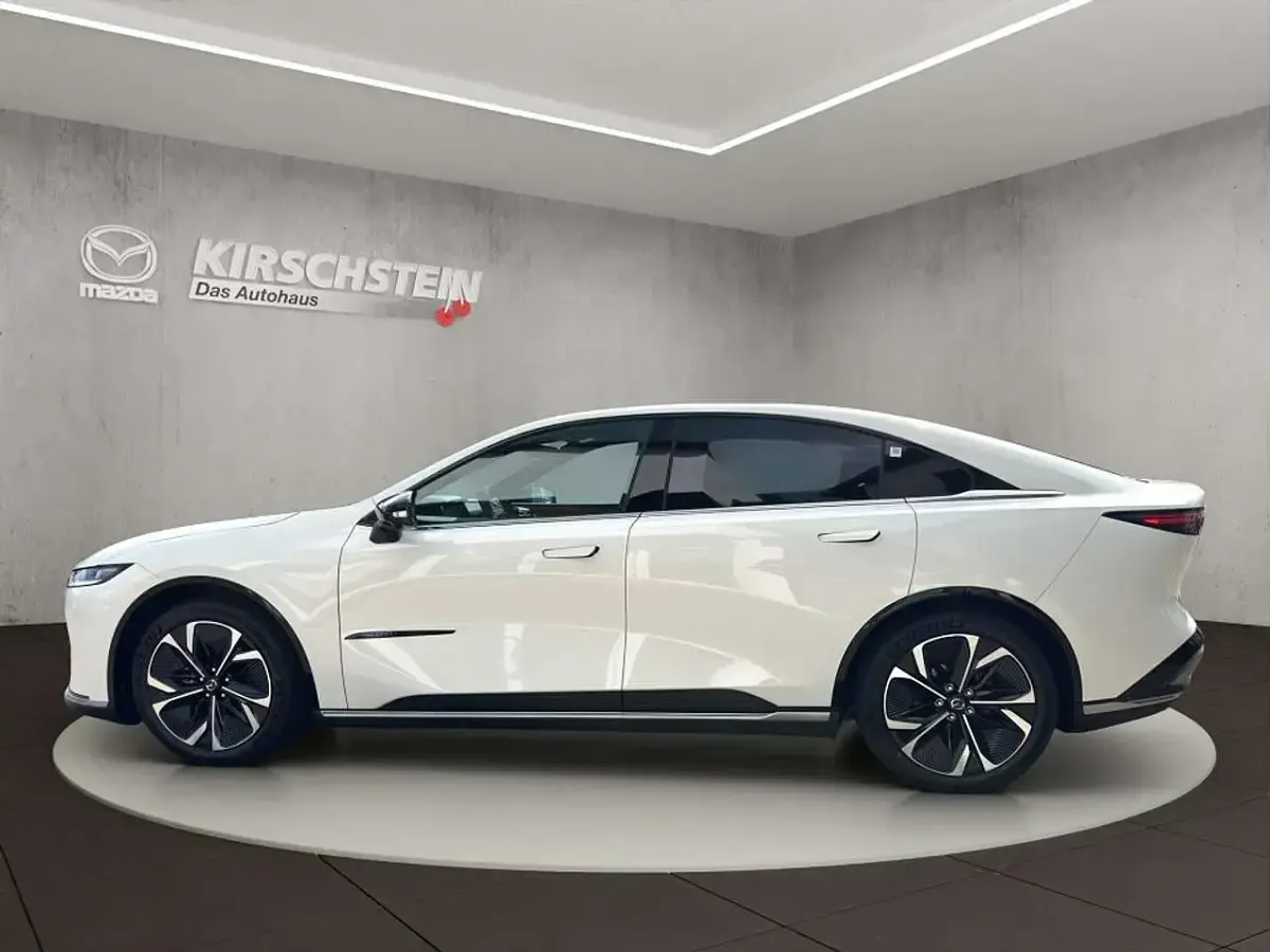 Neu Mazda 6e Takumi-Line 189 kW (258 PS) 2026 Crystal white pearl Limousine