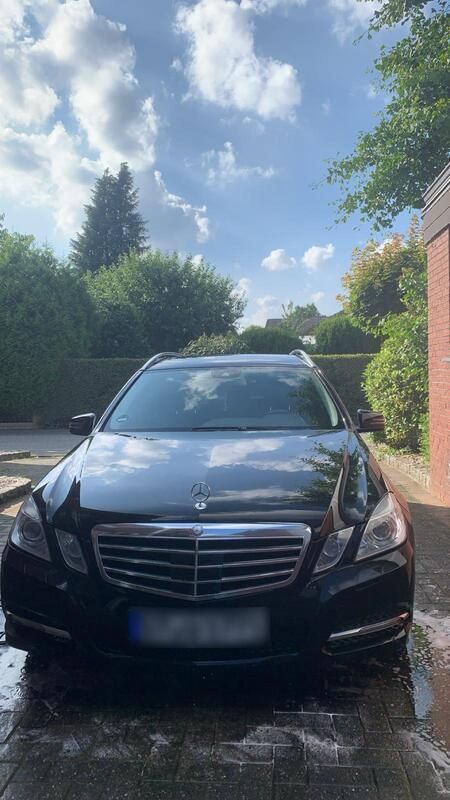 Schwarz Gebraucht 2010 Mercedes E350 Kombi | 5.500 € (Superpreis) - Bild 1/4