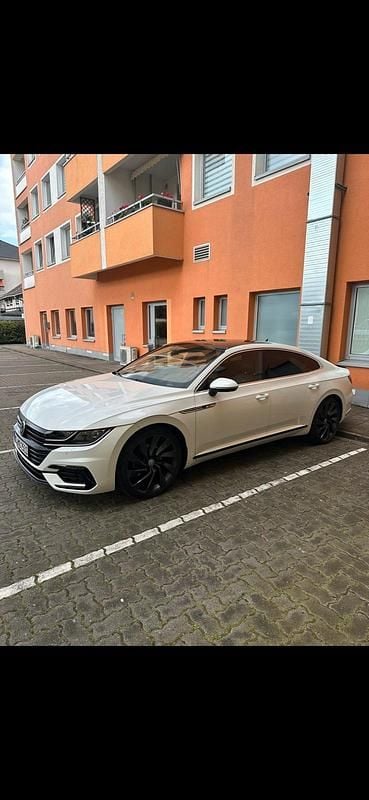 Gebraucht VW Arteon R-line 190 PS (139 kW) 2019 Weiß Kleinwagen