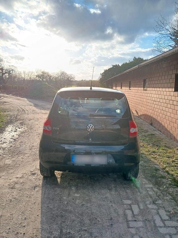 Gebraucht VW Fox Style 54 PS (39 kW) 2010 Schwarz Kleinwagen