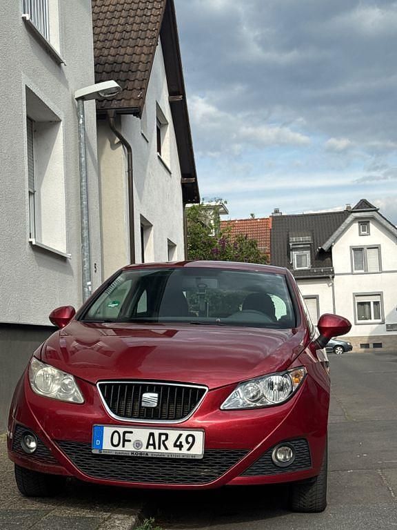 Usata Seat Ibiza SC Reference 75 CV (55 kW) 2011 Rosso Utilitaria