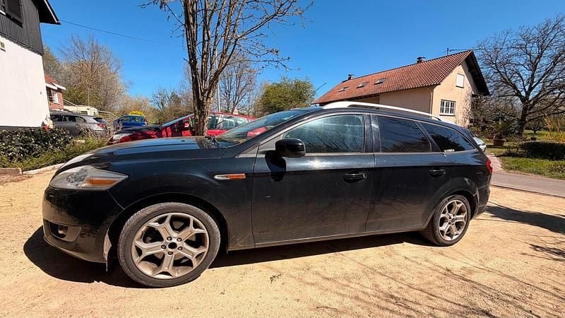 Gebraucht Ford Mondeo 140 PS (102 kW) 2010 Schwarz Kombi