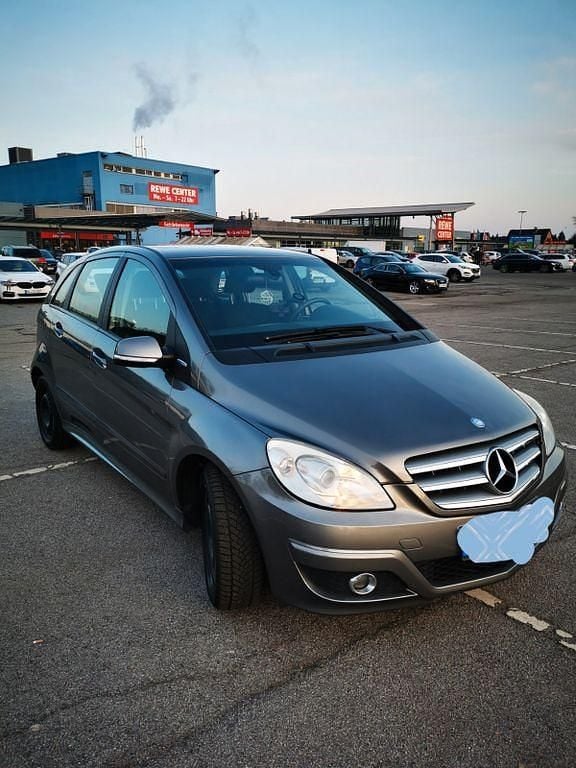 Gebraucht Mercedes B180 116 PS (85 kW) 2009 Grau Van / Kleinbus