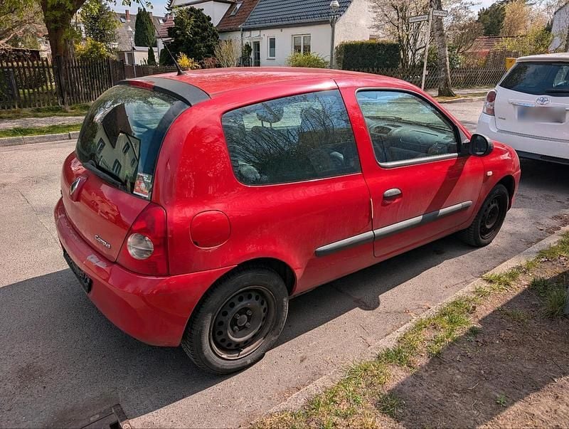 Gebraucht Renault Clio II 58 PS (42 kW) 2009 Rot Kleinwagen
