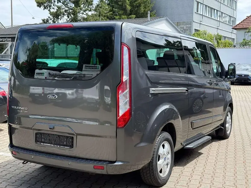 Gebraucht Ford Tourneo Titanium 155 PS (114 kW) 2015 Magneticgrau (metallic) Van / Kleinbus