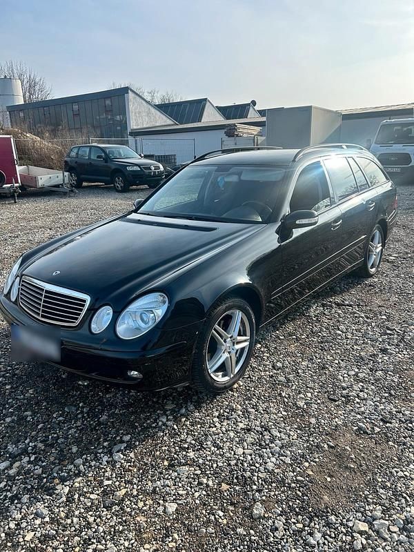 Gebraucht Mercedes E200 163 PS (119 kW) 2006 Schwarz Kombi