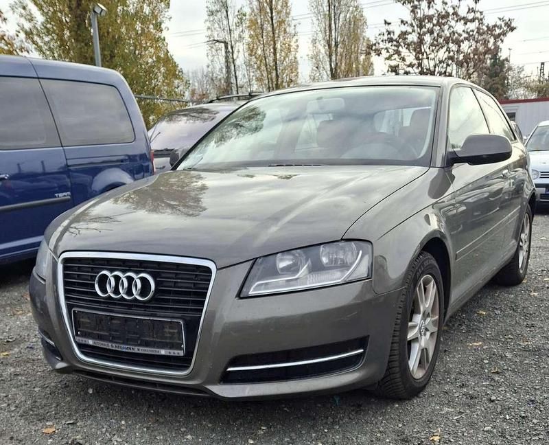 Braun Gebraucht 2011 Audi A3 Ambition Coupé | 2.750 € (Superpreis) - Bild 1/4