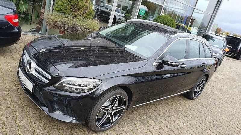 Gebraucht Mercedes C200 Business 184 PS (135 kW) 2018 Schwarz Kombi