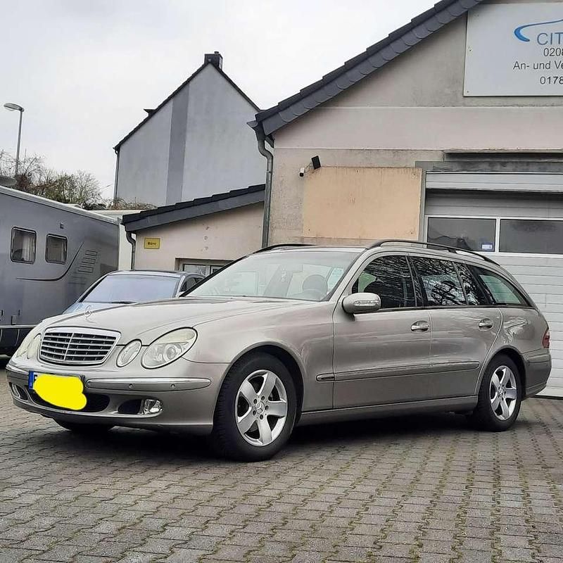 Gebraucht Mercedes E220 Elegance 150 PS (110 kW) 2004 Gold Kombi