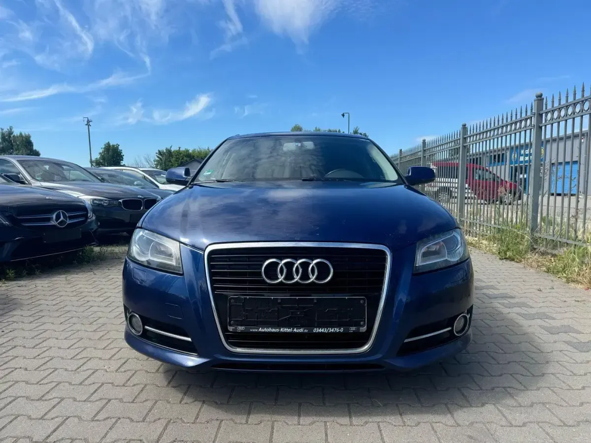 Gebraucht Audi A3 Sportback Ambition 140 PS (102 kW) 2011 Blau Kleinwagen