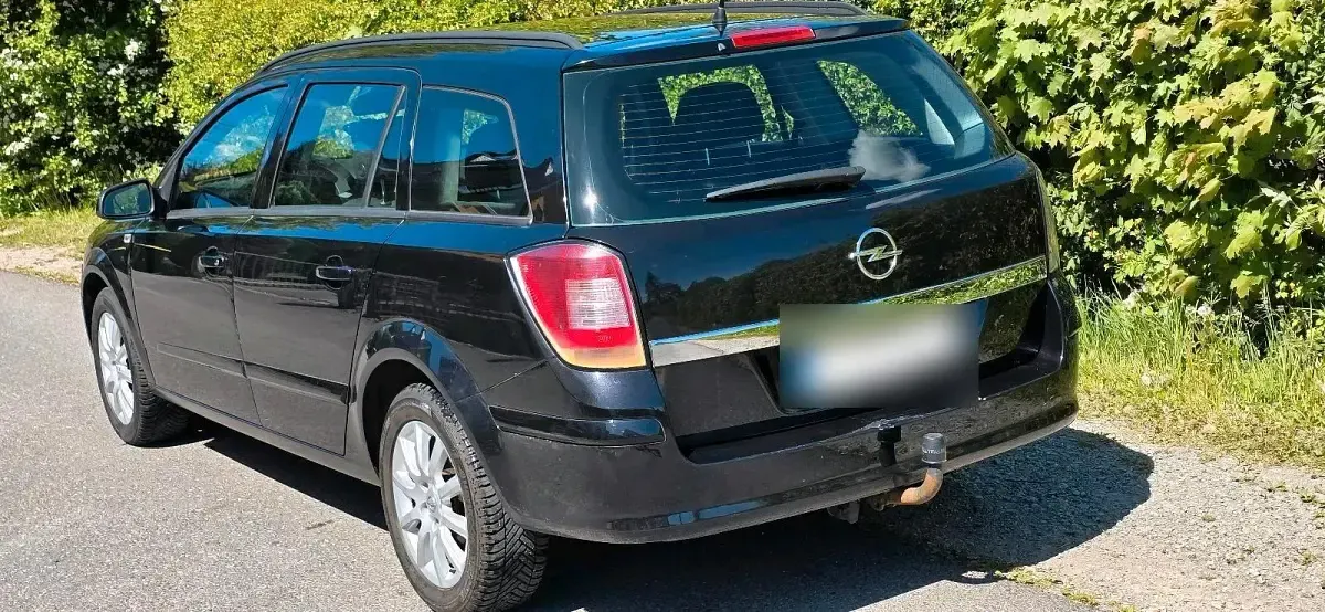 Gebraucht Opel Astra 116 PS (85 kW) 2007 Schwarz Kombi