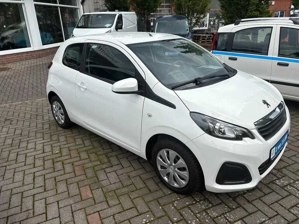 Gebraucht Peugeot 108 Active 69 PS (50 kW) 2015 Kleinwagen