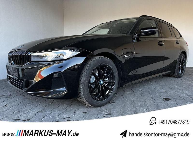Schwarz Gebraucht 2022 BMW 330e Sport Line Limousine | 26.888 € (Superpreis) - Bild 1/4