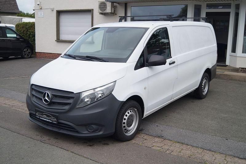 Weiß Gebraucht 2015 Mercedes Vito Van / Kleinbus | 15.490 € (Guter Preis) - Bild 1/4