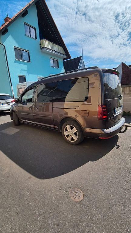 Gebraucht VW Caddy Maxi Trendline 150 PS (110 kW) 2016 Braun Van / Kleinbus