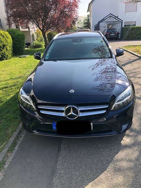 Blau Gebraucht 2018 Mercedes C200 Avantgarde Kombi | 30.990 € - Bild 1/4