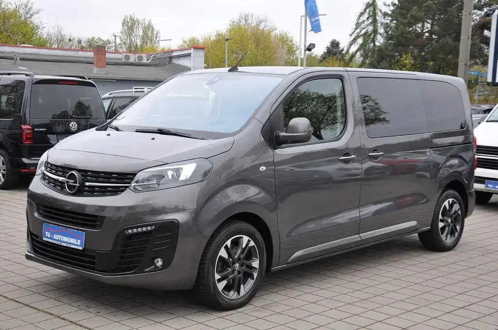 Gebraucht Opel Zafira Life Innovation 150 PS (110 kW) 2020 Mondstein grau/e:vulkan grau Van / Kleinbus