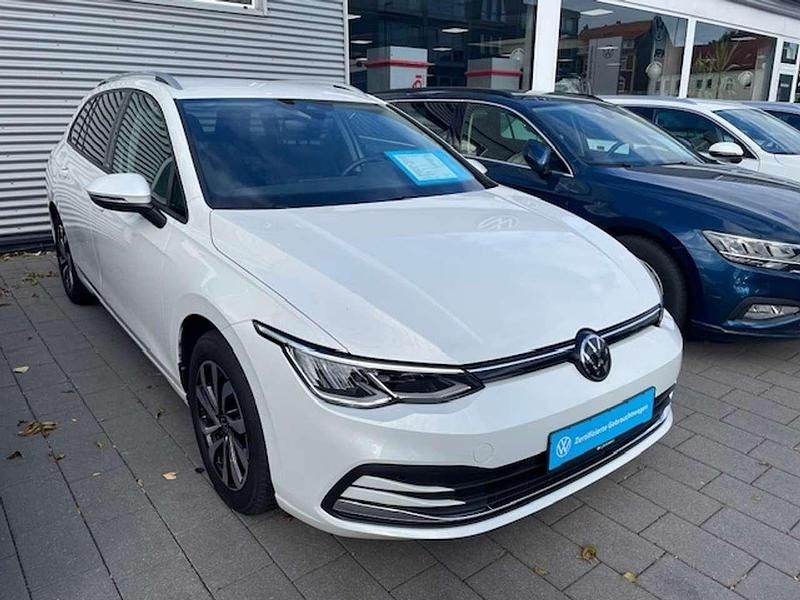 Gebraucht VW Golf VIII Active 131 PS (96 kW) 2023 Weiss Kombi
